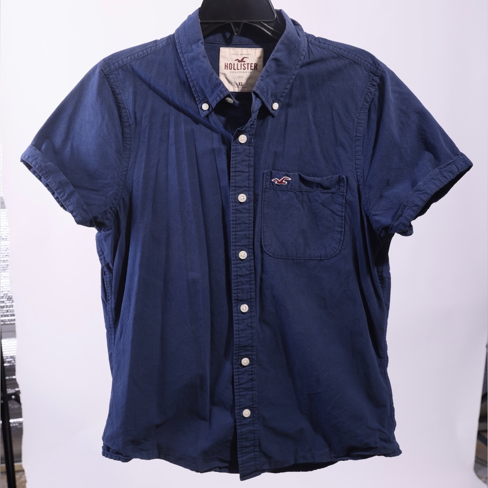 Hollister Men’s Button Down Shirt in Navy Blue Size XL